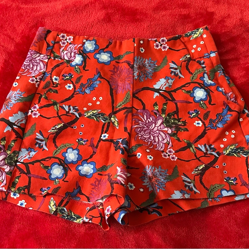 Candie's Red Floral High Waist Shorts with Zipper and Pockets